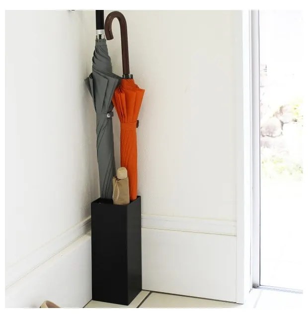 Čierny stojan na dáždniky YAMAZAKI Smart