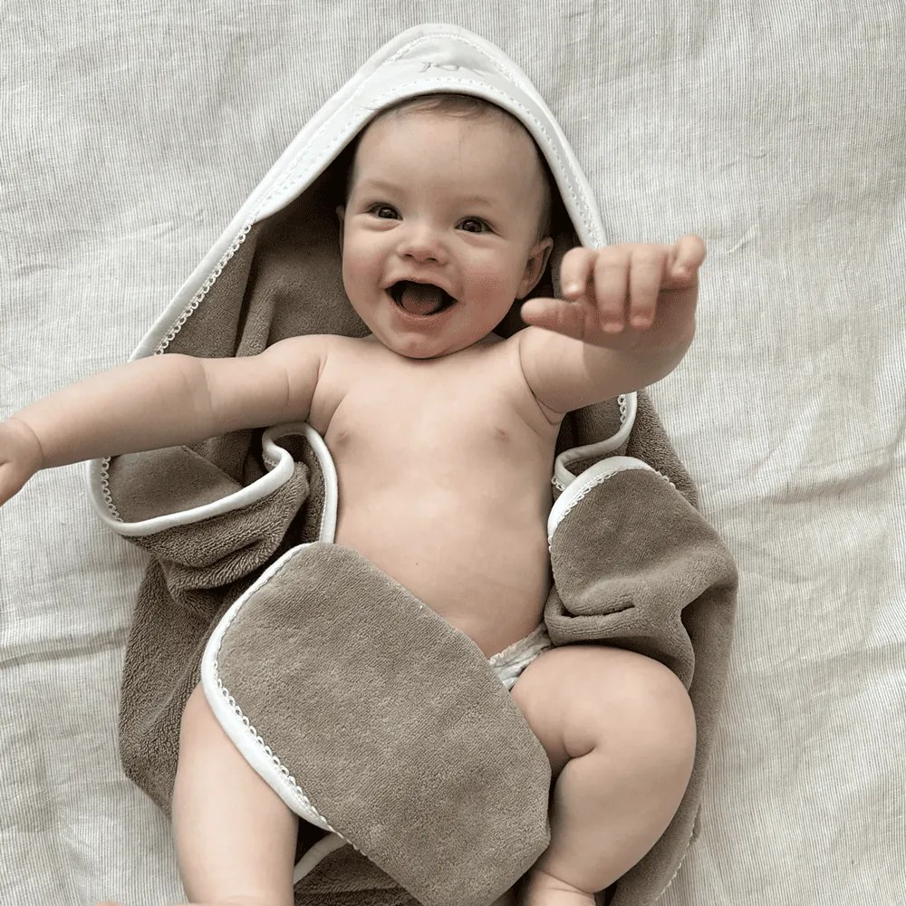 Novorodenecká osuška s kapucňou čokoládová 80x80cm