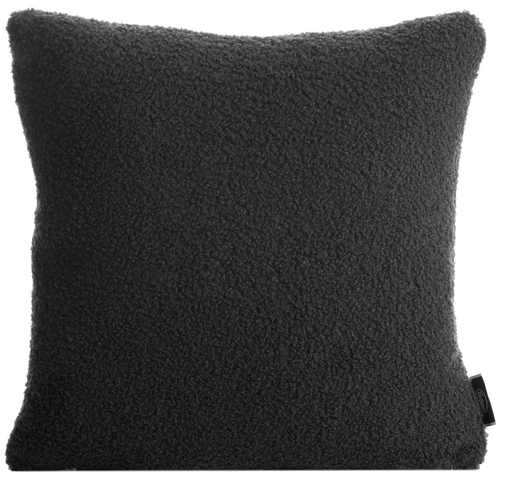 CHLPATÁ DEKORAČNÁ OBLIEČKA NA VANKÚŠ BUKLA 45X45 CM ČIERNA