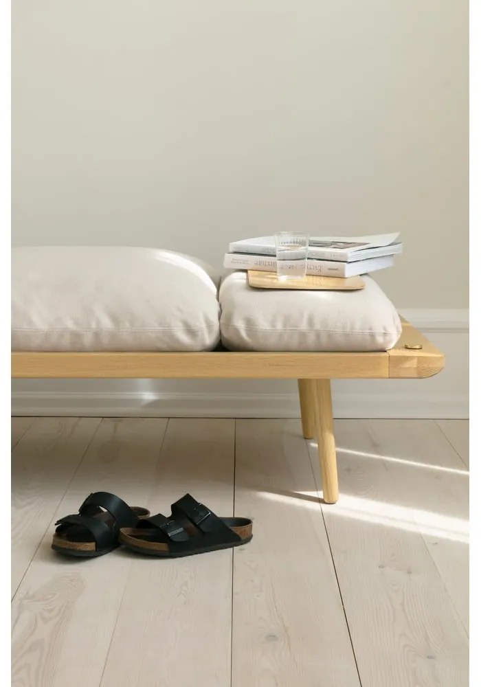 Krémovobiela lavica Lounge Around – UMAGE