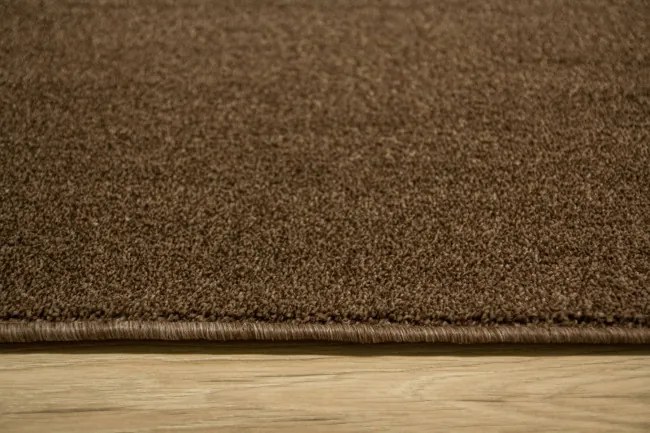 Metrážny koberec Zaragoza 93 hnedý / béžový