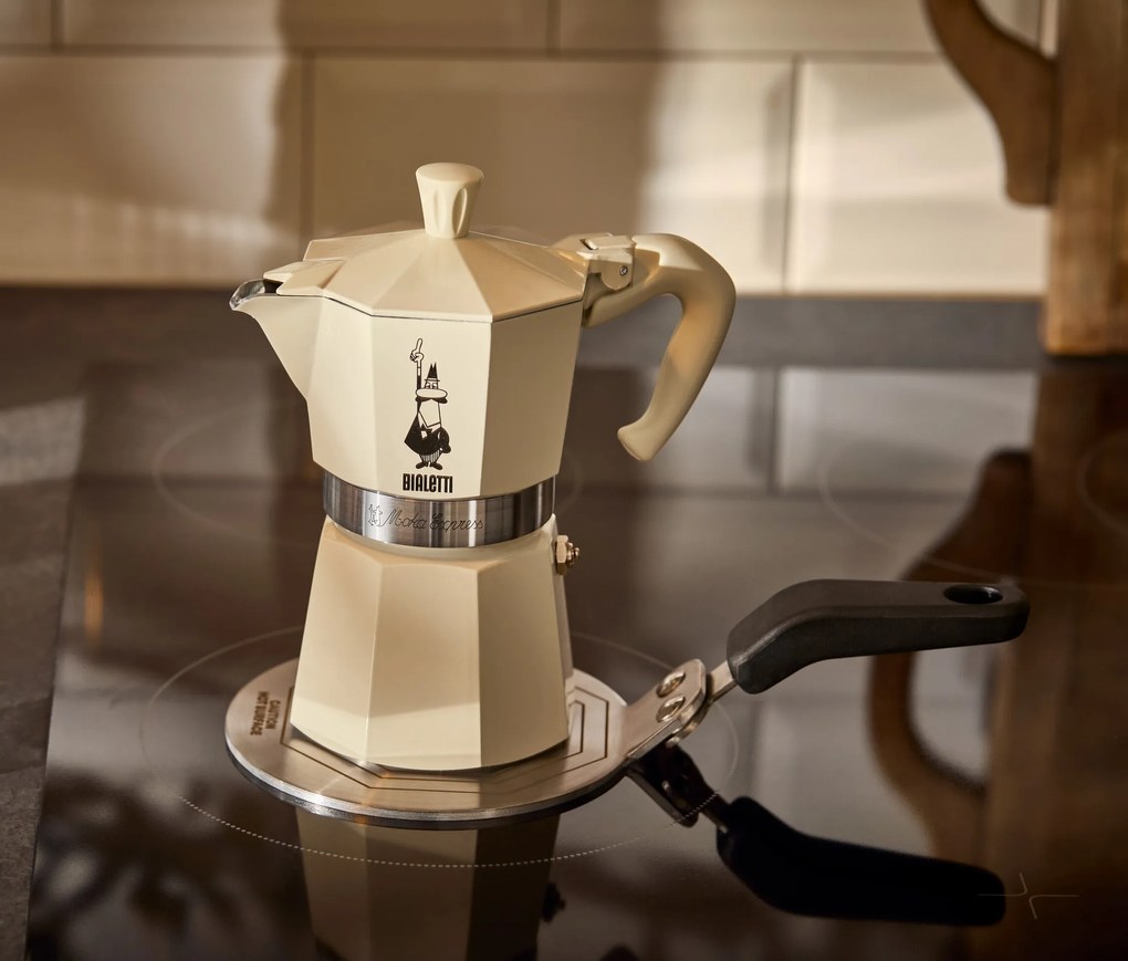 Kávovar na moka kávu Bialetti Moka Express, 190 ml, krémový