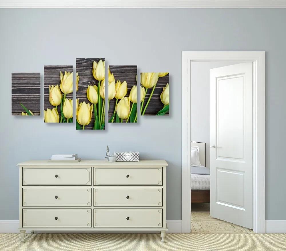 5-dielny obraz očarujúce žlté tulipány na drevenom podklade - 200x100
