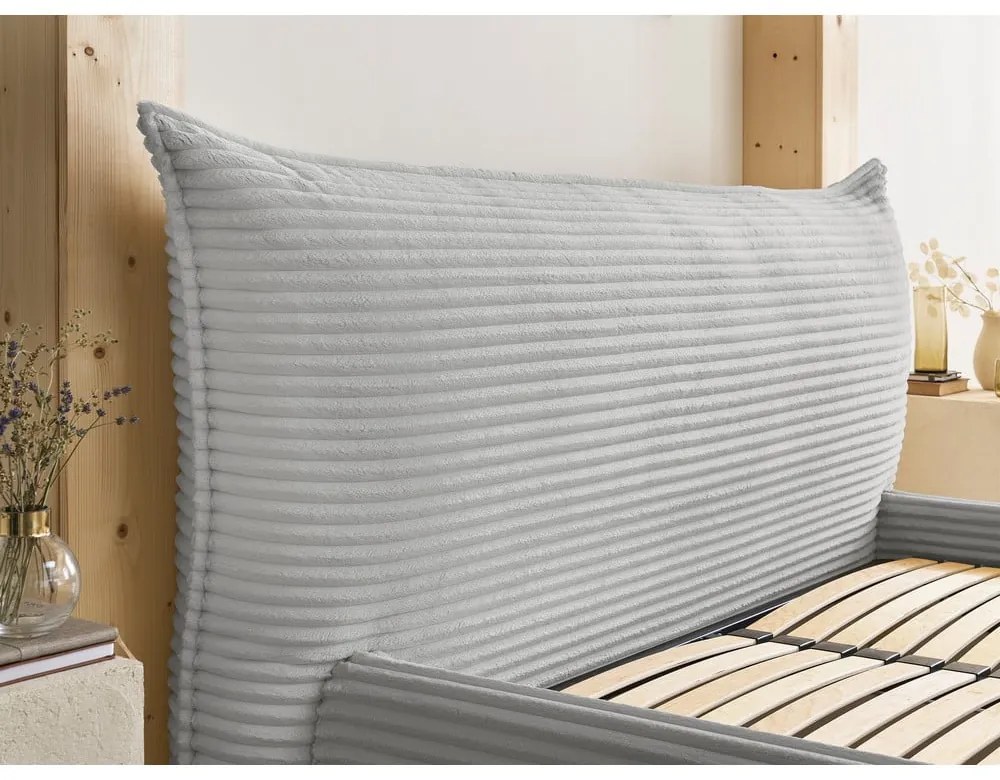 Svetlosivá čalúnená dvojlôžková posteľ s úložným priestorom a roštom 160x200 cm Jade – Bobochic Paris