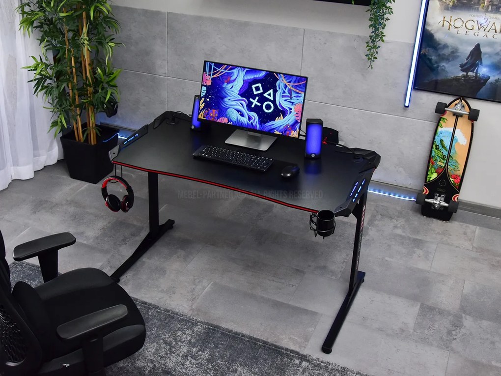 PC stolík Matts Led (čierna). Akcia -20%. Vlastná spoľahlivá doprava až k Vám domov. 1109786