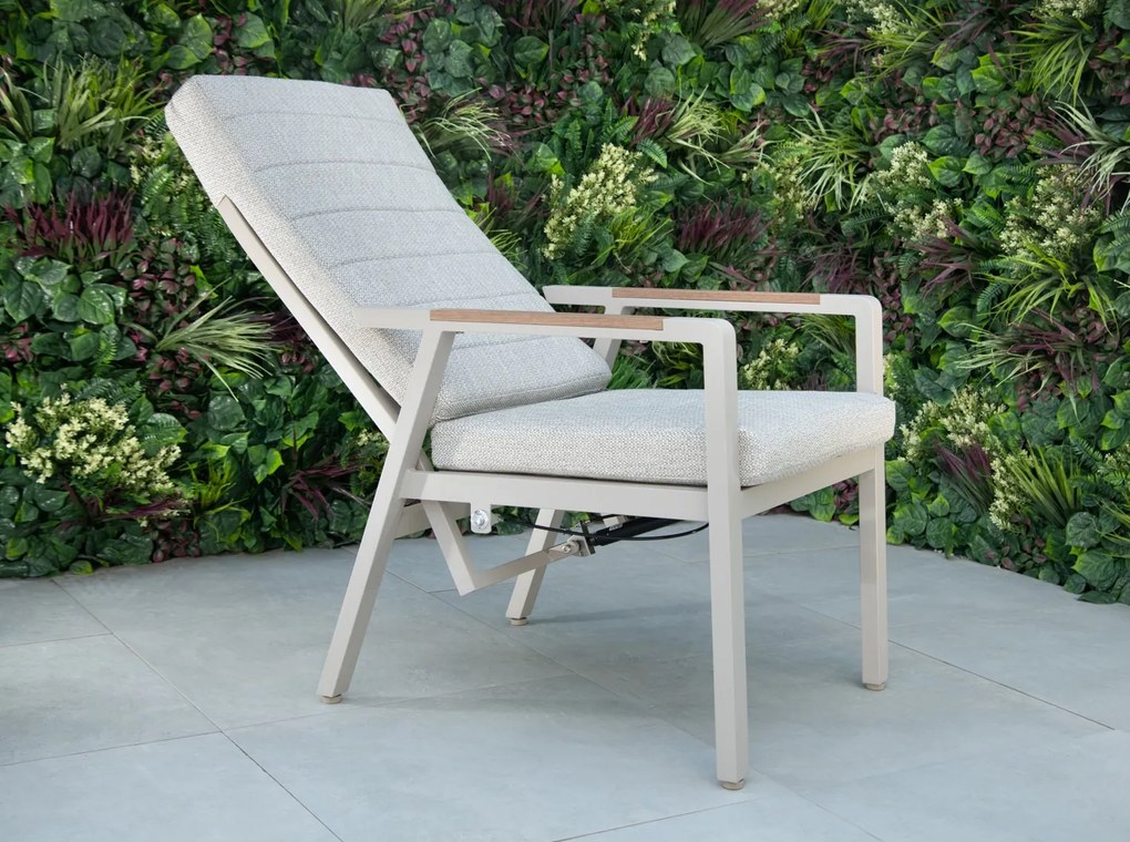 Polohovateľná jedálenská stolička BURY krémová