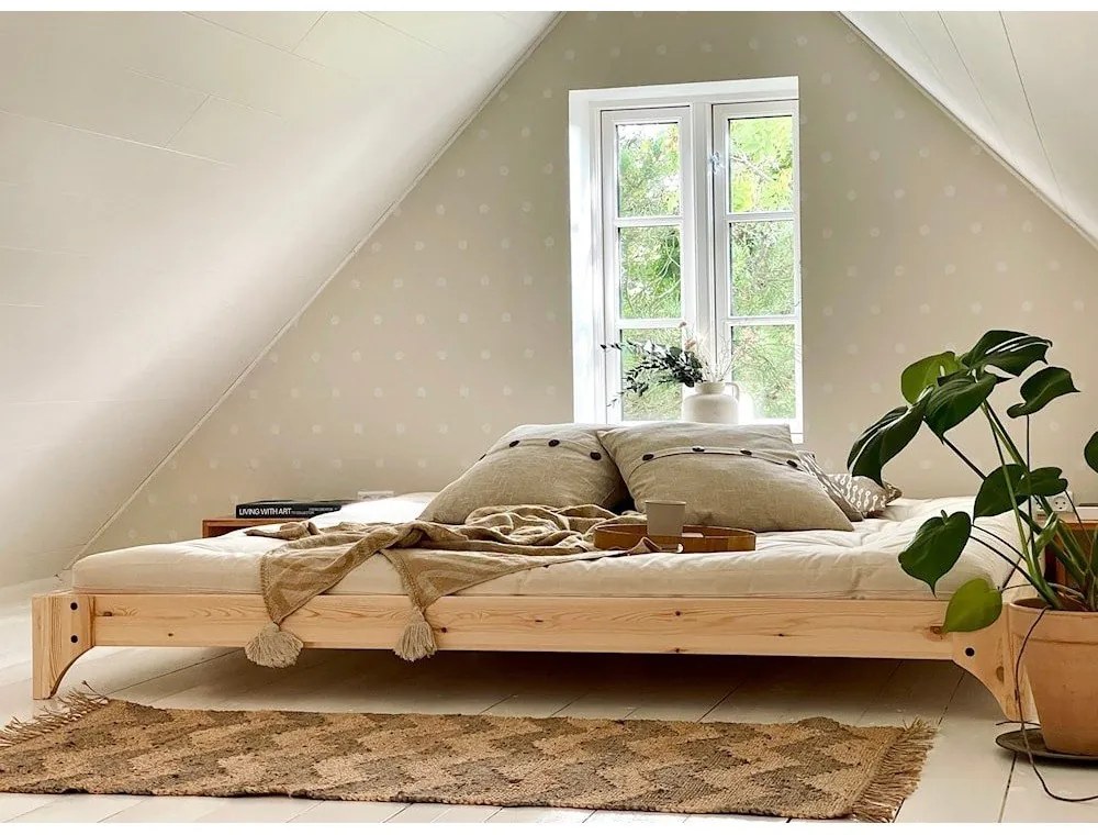 Dvojlôžková posteľ z borovicového dreva s roštom 140x200 cm Elan – Karup Design