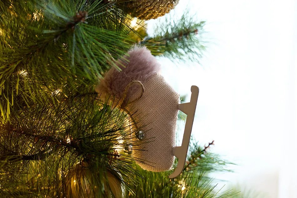 DECOLED Korčule na ozdobu vianočného stromčeka, 12 × 9 cm, závesné, textil, interiér
