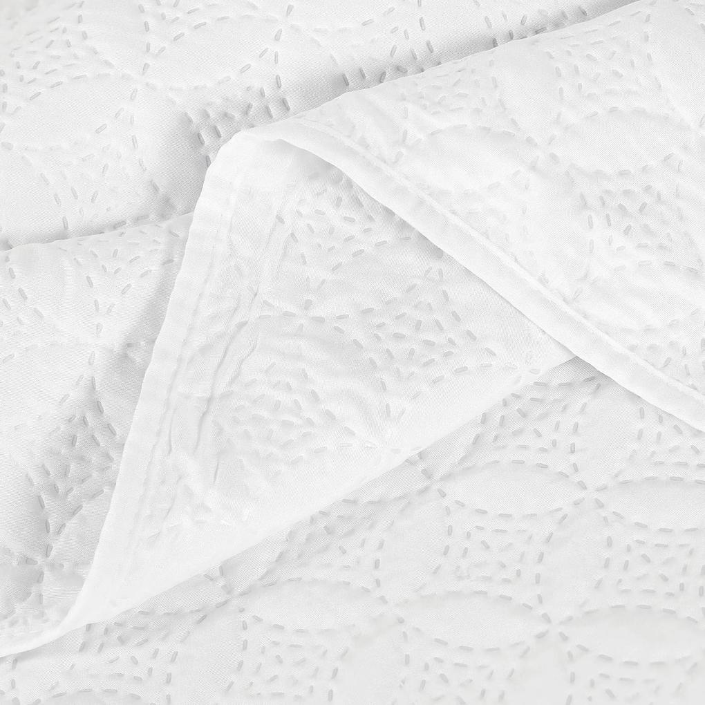 Goldea prehoz na posteľ - ornamenty na bielom 140 x 200 cm