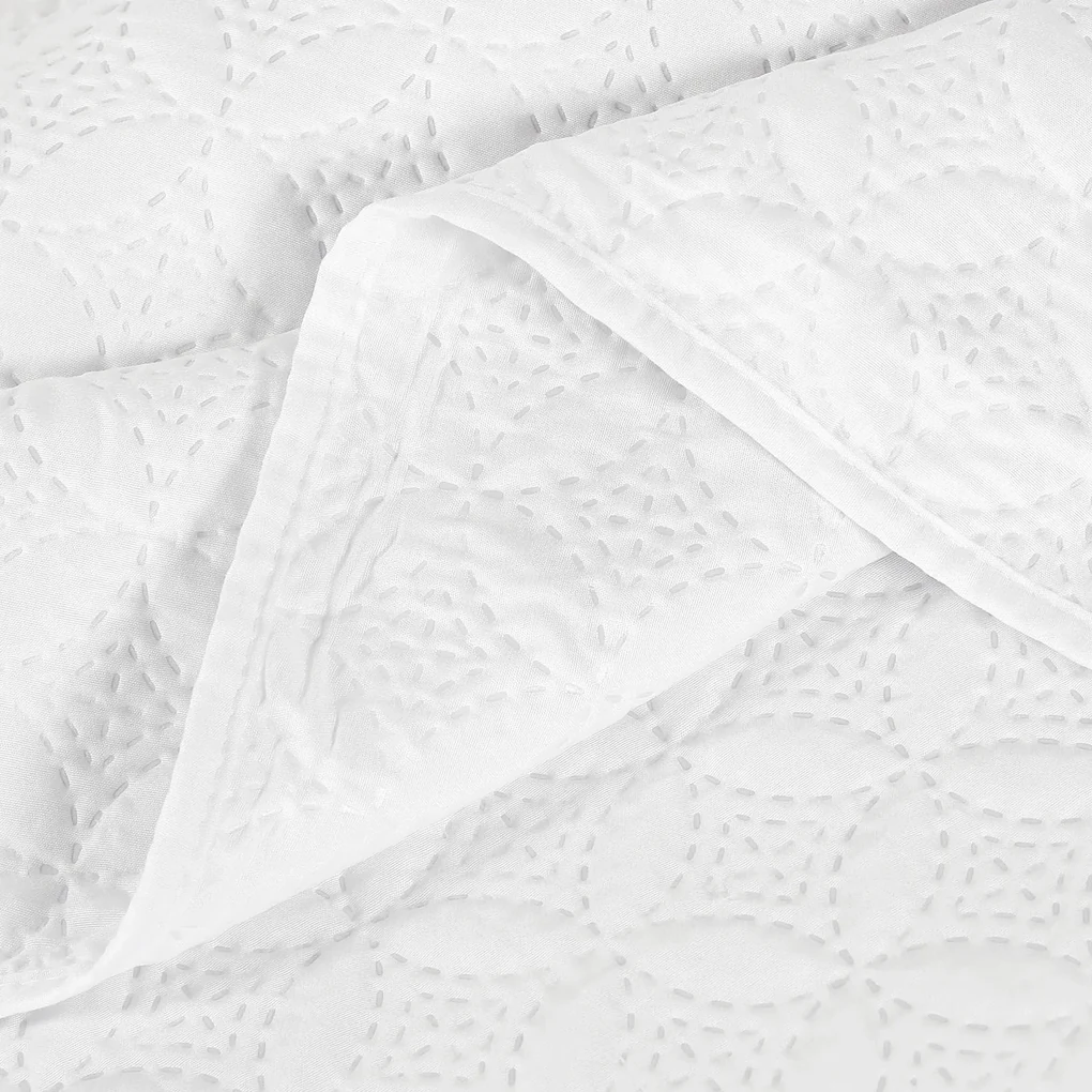 Goldea prehoz na posteľ - ornamenty na bielom 140 x 200 cm