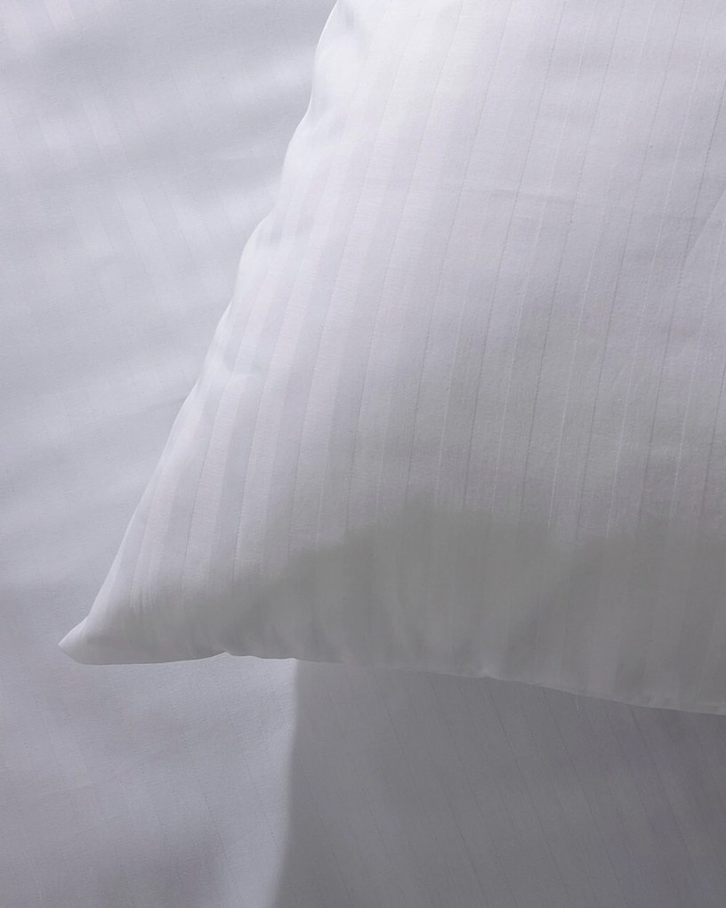 Posteľná súprava zo žakárového saténu Pure Snow 160x200 cm