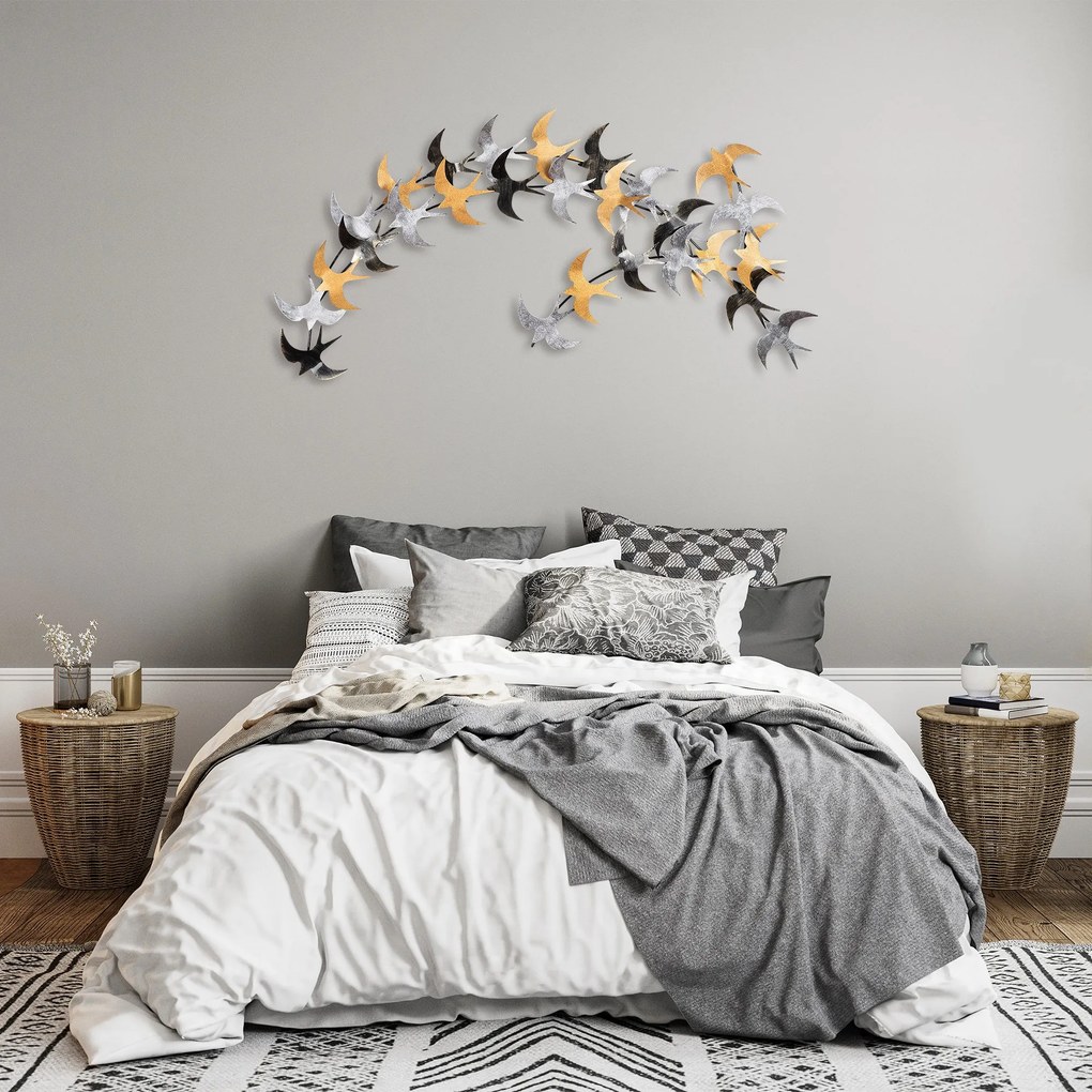 Nástenná kovová dekorácia Kirlangiç viacfarebná