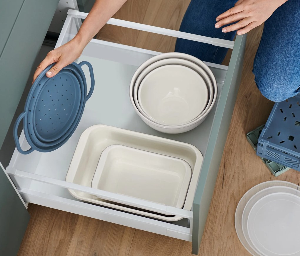 Smaltovaná zapekacia misa s vekom, malá