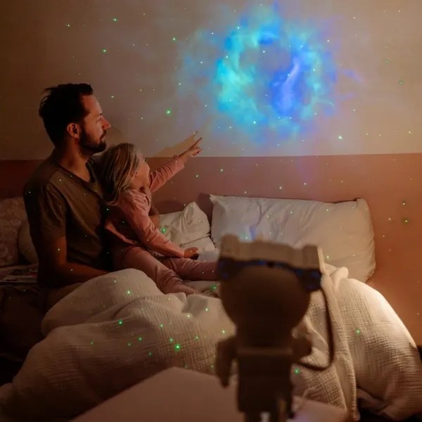 Retlux - LED Detský projektor 230V astronaut 23,3 cm + diaľkové ovládanie