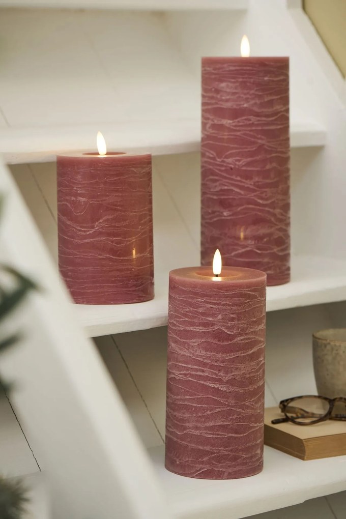 Ib Laursen LED sviečka Pillar Dark Malva 20 cm