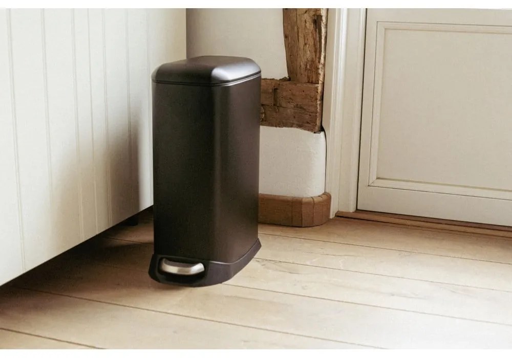 Matne čierny pedálový oceľový odpadkový kôš 12 l Design – Wenko