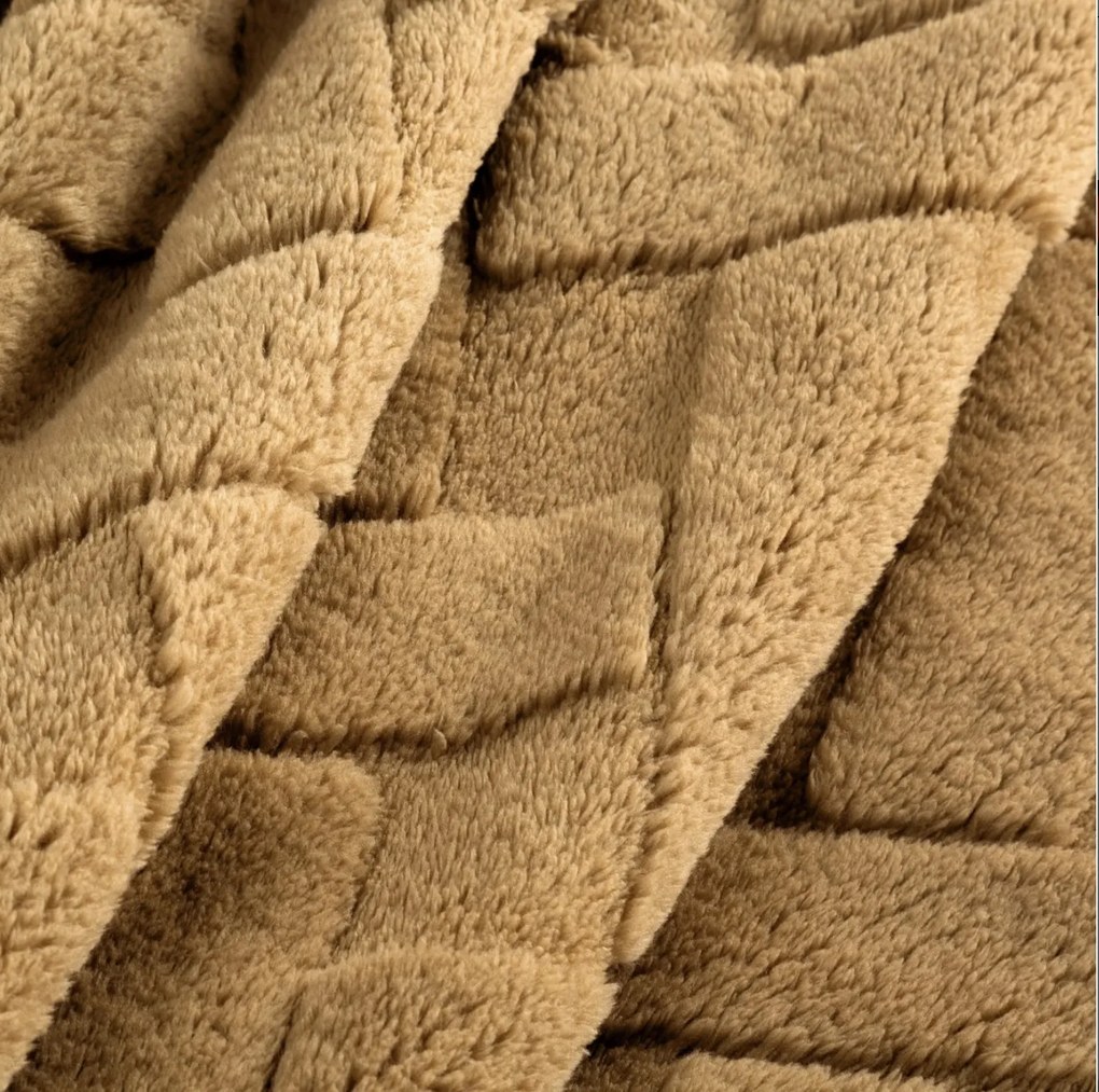 Deka Caro žltá 150x200 cm – hrejivá prešívaná deka na posteľ alebo gauč