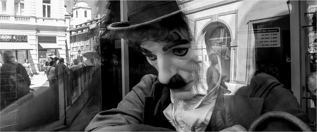 Obraz - Charles Chaplin v Prahe (120x50 cm)