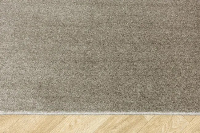 Metrážny koberec GLAMOUR-SUB 112 strieborný / béžový