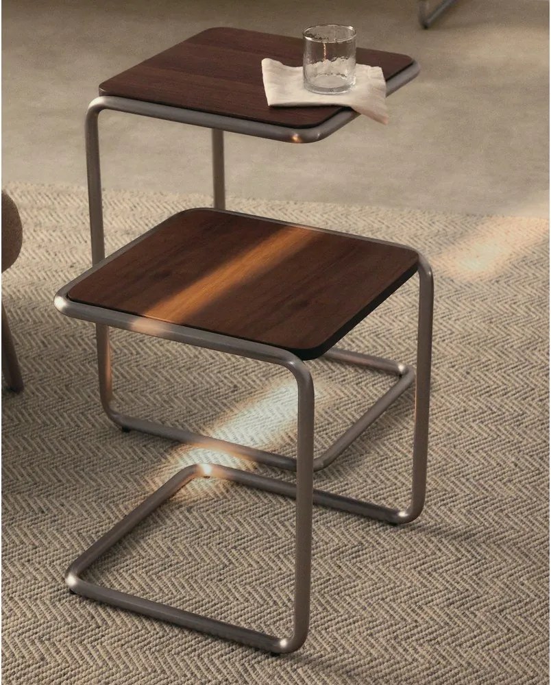 Odkladací stolík v dekore orecha 42x42 cm Tarsel – Kave Home