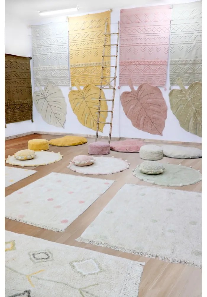 Svetlozelený prateľný ručne tkaný bavlnený koberec 170x240 cm Tribu Olive – Lorena Canals