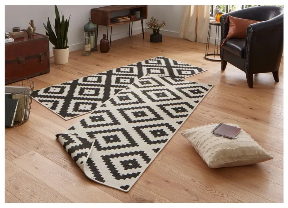 Čierno-krémový vonkajší koberec NORTHRUGS Malta, 80 x 345 cm