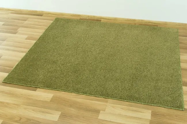 Metrážny koberec Monte-Bianco 46 olivovo zelený