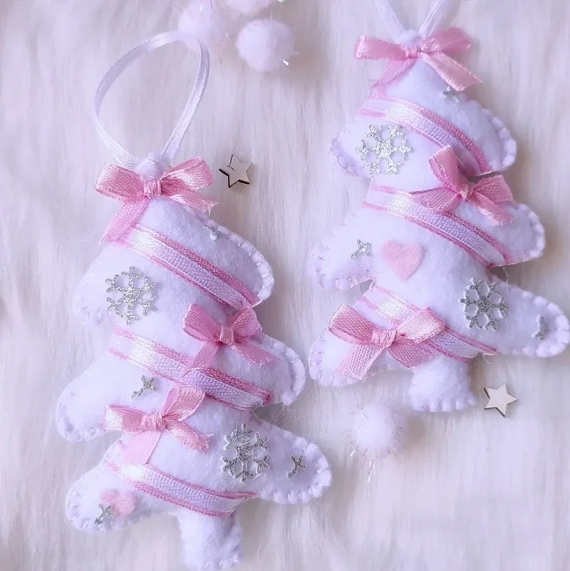 Ručne šité vianočné ozdoby - Stromčeky