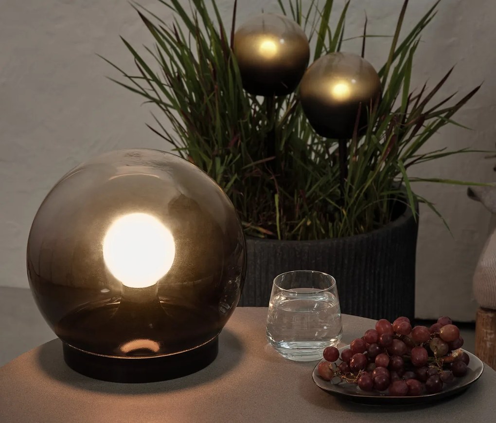 2 guľové LED svietidlá