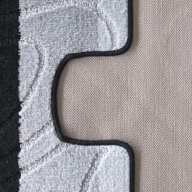 Sada kúpeľňových koberčekov Montana 05 s výrezom - čierna