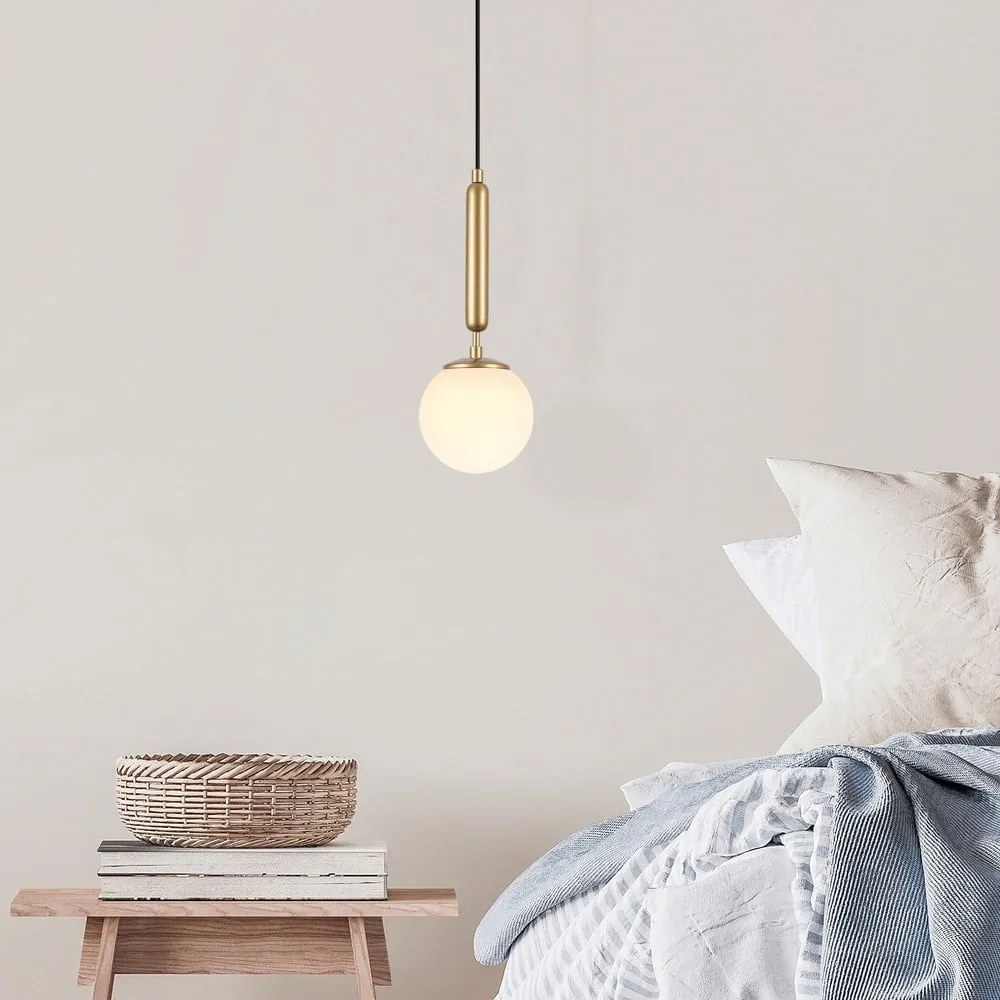 Biele/v mosadznej farbe závesné svietidlo so skleneným tienidlom ø 15 cm King – Opviq lights