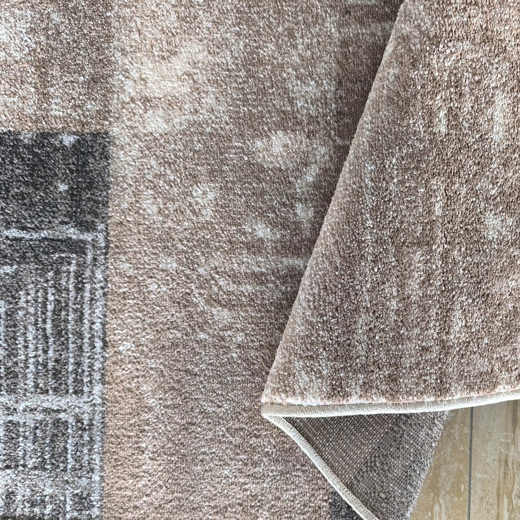 DY Hnedý koberec s geometrickým vzorom Panamero 24 Rozmer: 200x290 cm