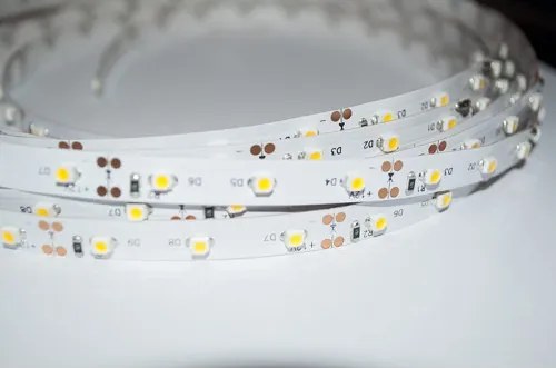 ECOLIGHT LED pásik - SMD 2835 - 5m - 60LED/m - 4,8W/m - modrý - IP20 - s konektorom