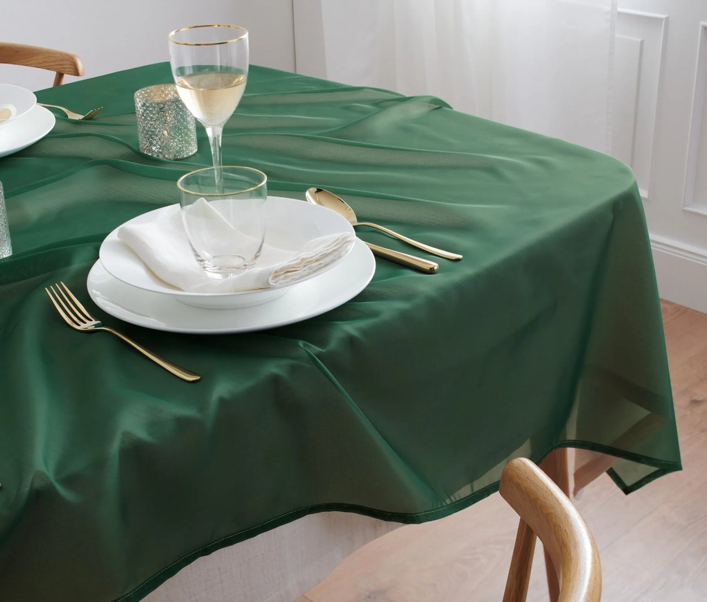 Obrus z organzy, cca 140 x 180 cm