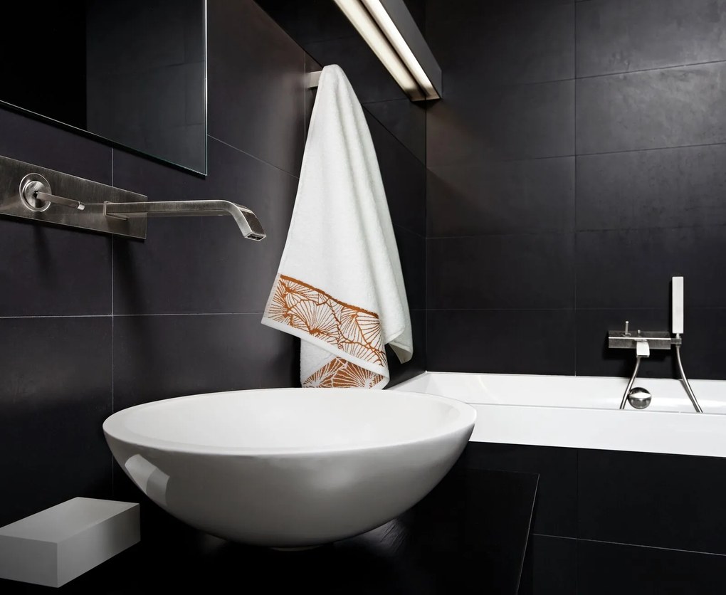 BAVLNENÝ UTERÁK LIMITED COLLECTION LUNA3 50X90 BIELA