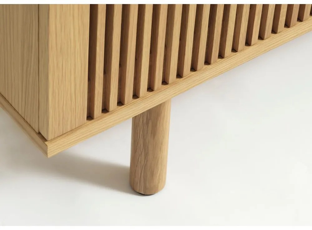 TV stolík v dekore duba v prírodnej farbe 143x55 cm Tiber – Unique Furniture