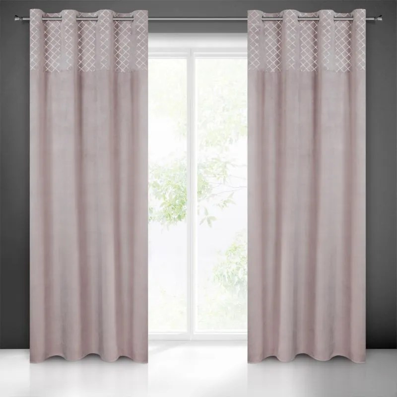Moderný záves v púdrovej farbe so zavesením na kruhy 140 x 250 cm