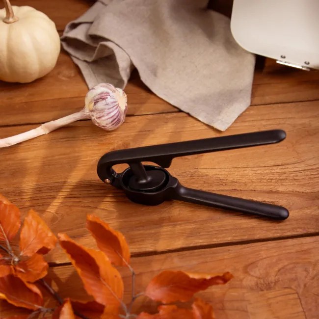 Lis na cesnak CRUSHER čierny 704628