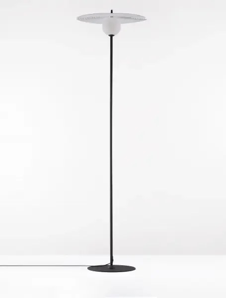 Čierno-biela stojaca lampa Reflet