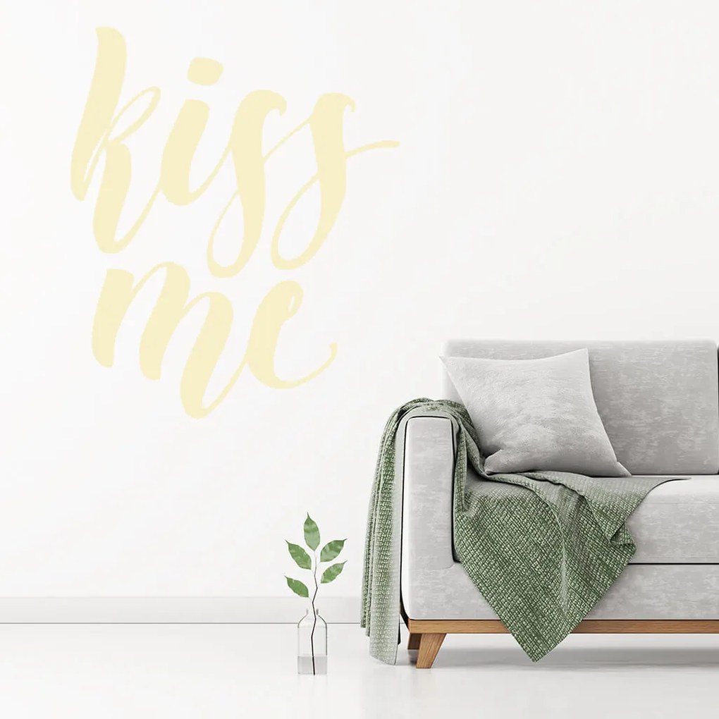 Veselá Stena Samolepka Kiss me Farba: růžová, Veľkosť: 60 x 50 cm
