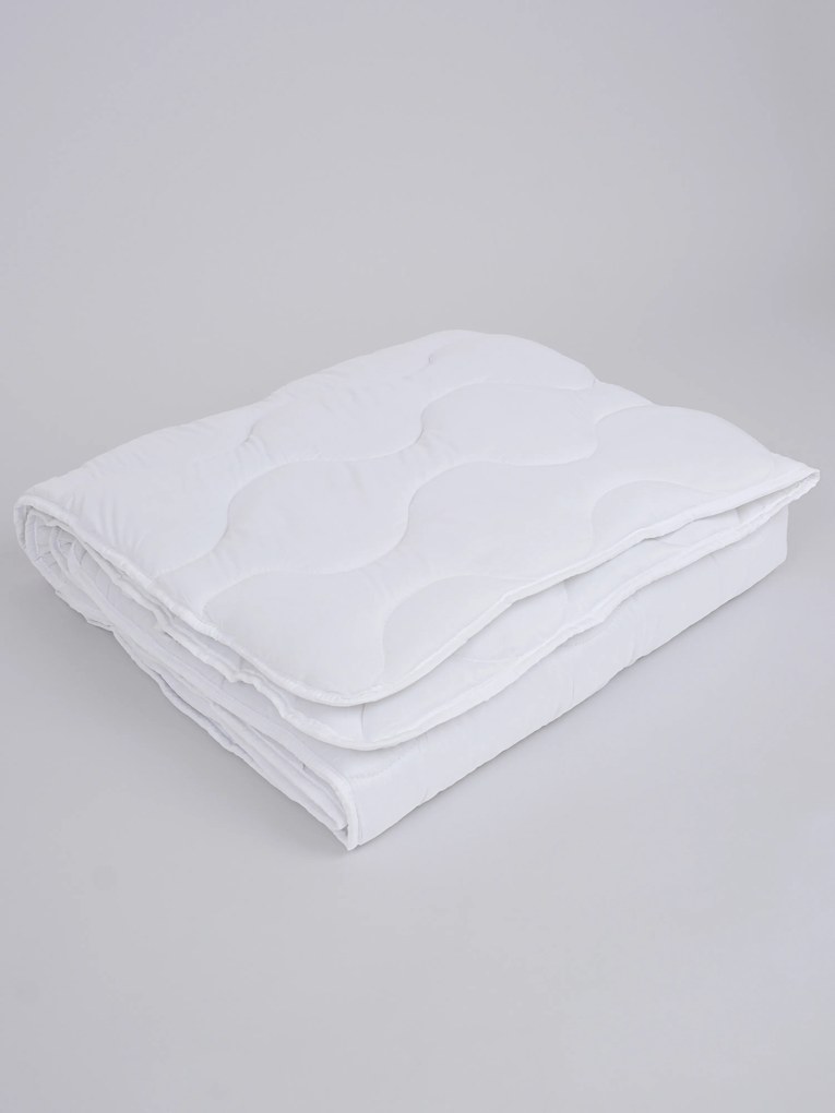 Letná francúzska prešívaná prikrývka z dutého vlákna Classic – 220 x 200 cm