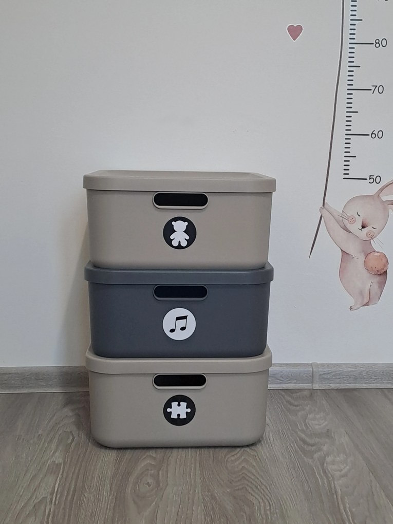 Štítok, nálepka do detskej izby, čierna na bielom podklade - Balóny, lopty