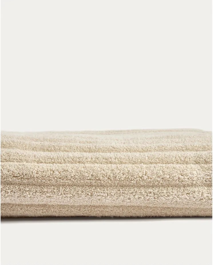 Béžový froté bavlnený uterák 50x90 cm Navira – Kave Home
