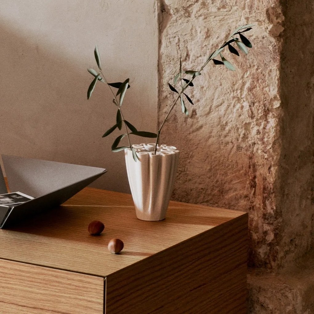 Ferm Living Kameninová váza Dedali Off-white Small