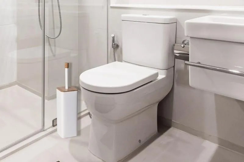 Erga Fonti, WC kefa voľne stojaca, biela/bambusova, ERG-YKA-P.FONTI-WHT