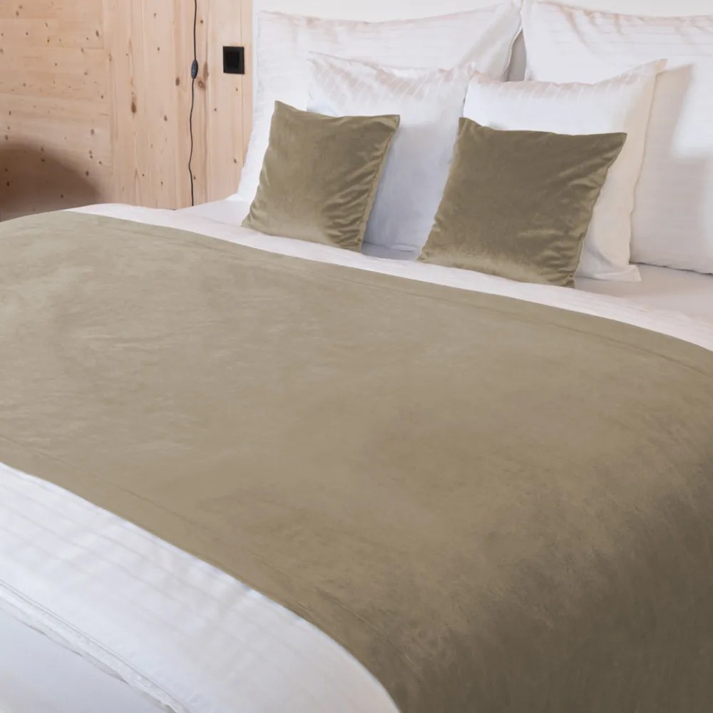 Biante Zamatový prehoz/behúň na posteľ Velvet Prémium SVP-030 Sivobéžový 50x140 cm