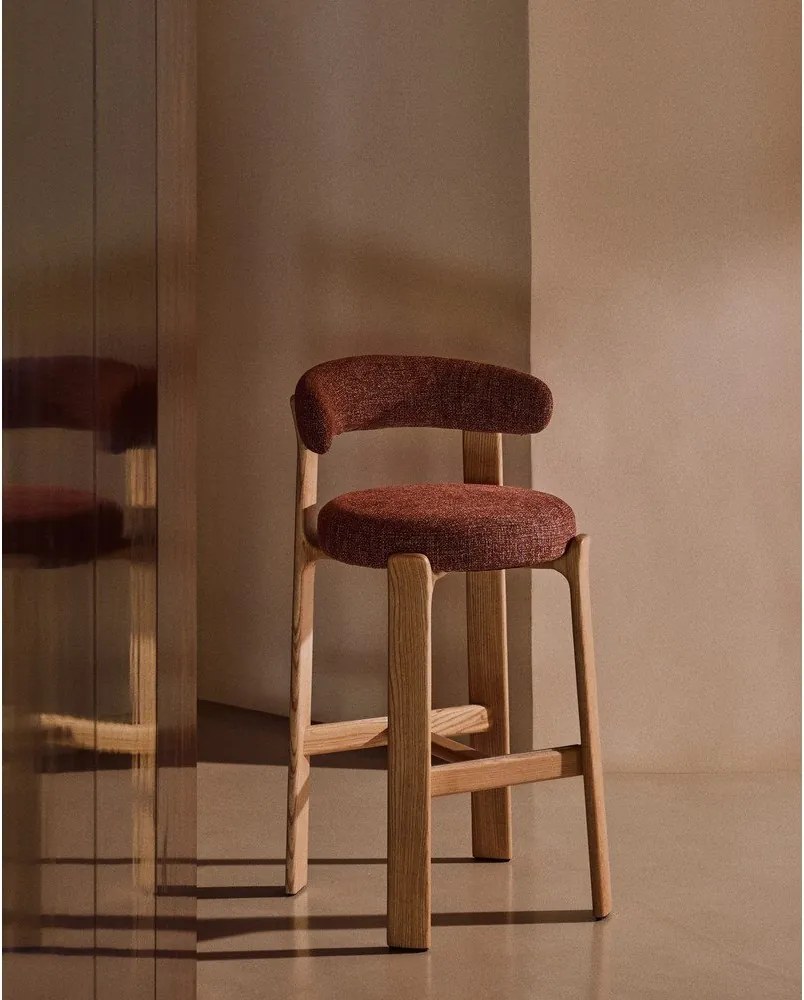 Barová stolička z jaseňového dreva v terakotovej farbe/v svetlo prírodnej farbe (výška sedadla 75 cm) Granite – Kave Home