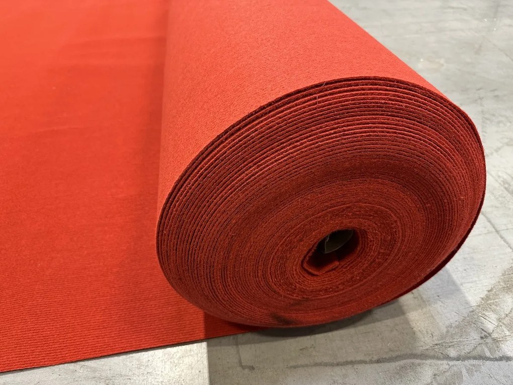 SUPER CENA: Červený festivalový metrážny koberec Budget, na mieru, šíře 4m, červená, resine, chodba / predsieň, Betap