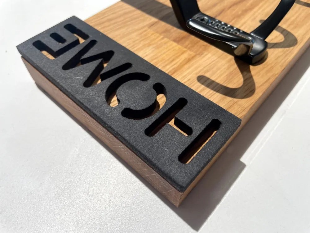 Minimalistický nástenný vešiak Modern Oak 40 cm