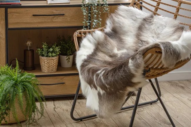 Koberec RENIFER POK003 PREMIUM hnedý / biely